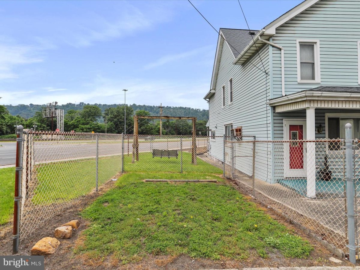 411Cedar 35