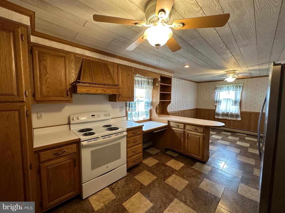 428Walnut 21
