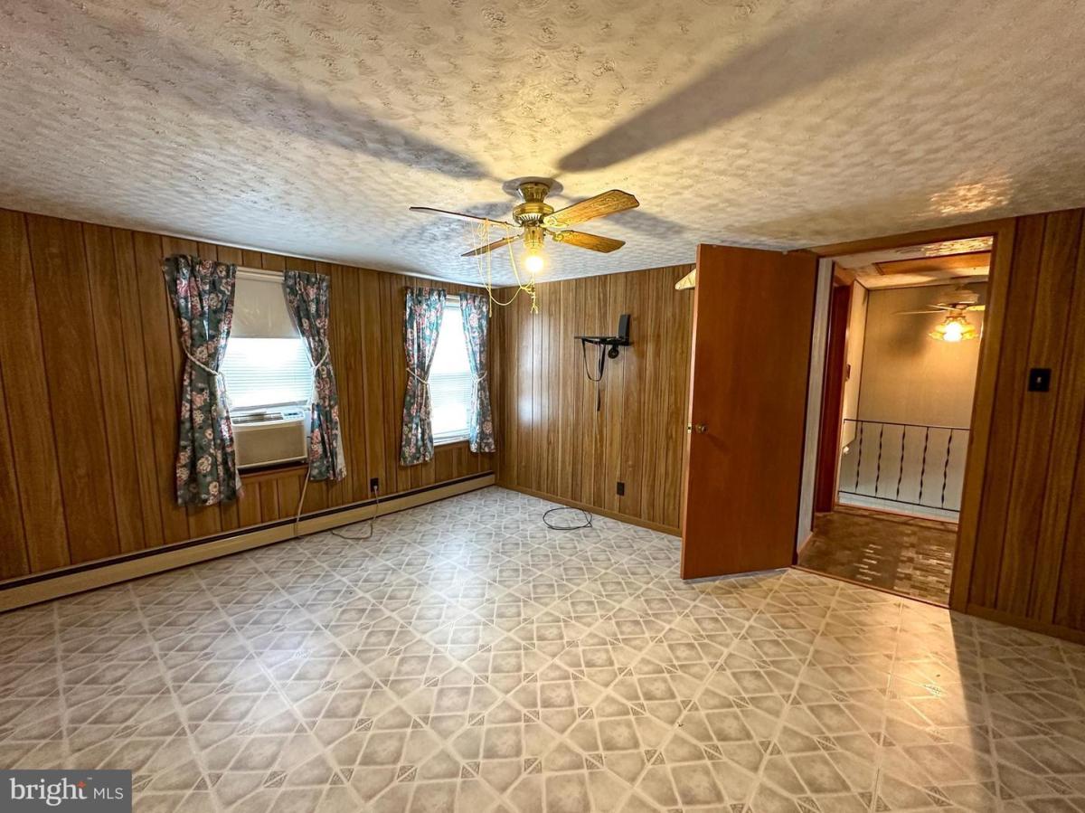 428Walnut 26