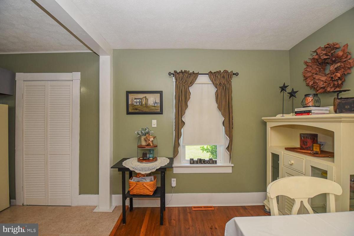 8383Cumberland 28