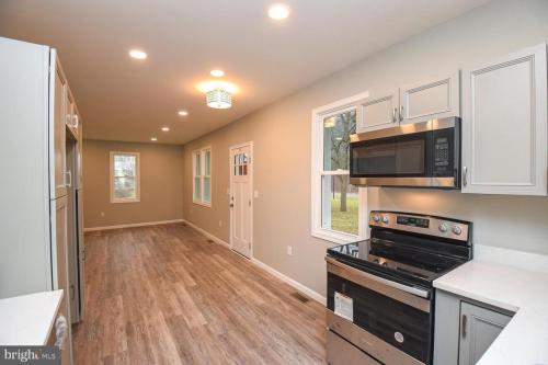 20305McMullen_12