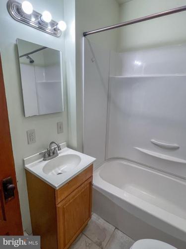 217Henderson_07