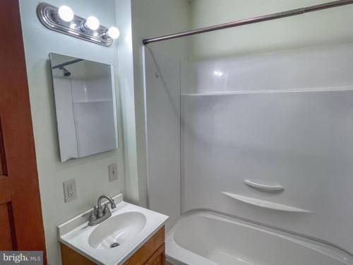 217Henderson_08