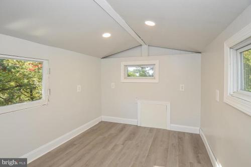 12006Amherst 27 (1)